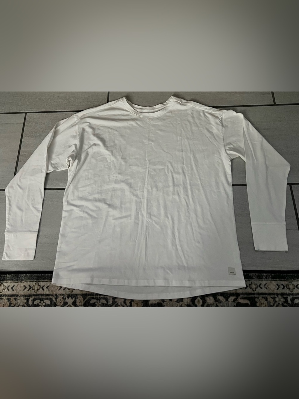 Vuori Women’s Long Sleeve Crew in White